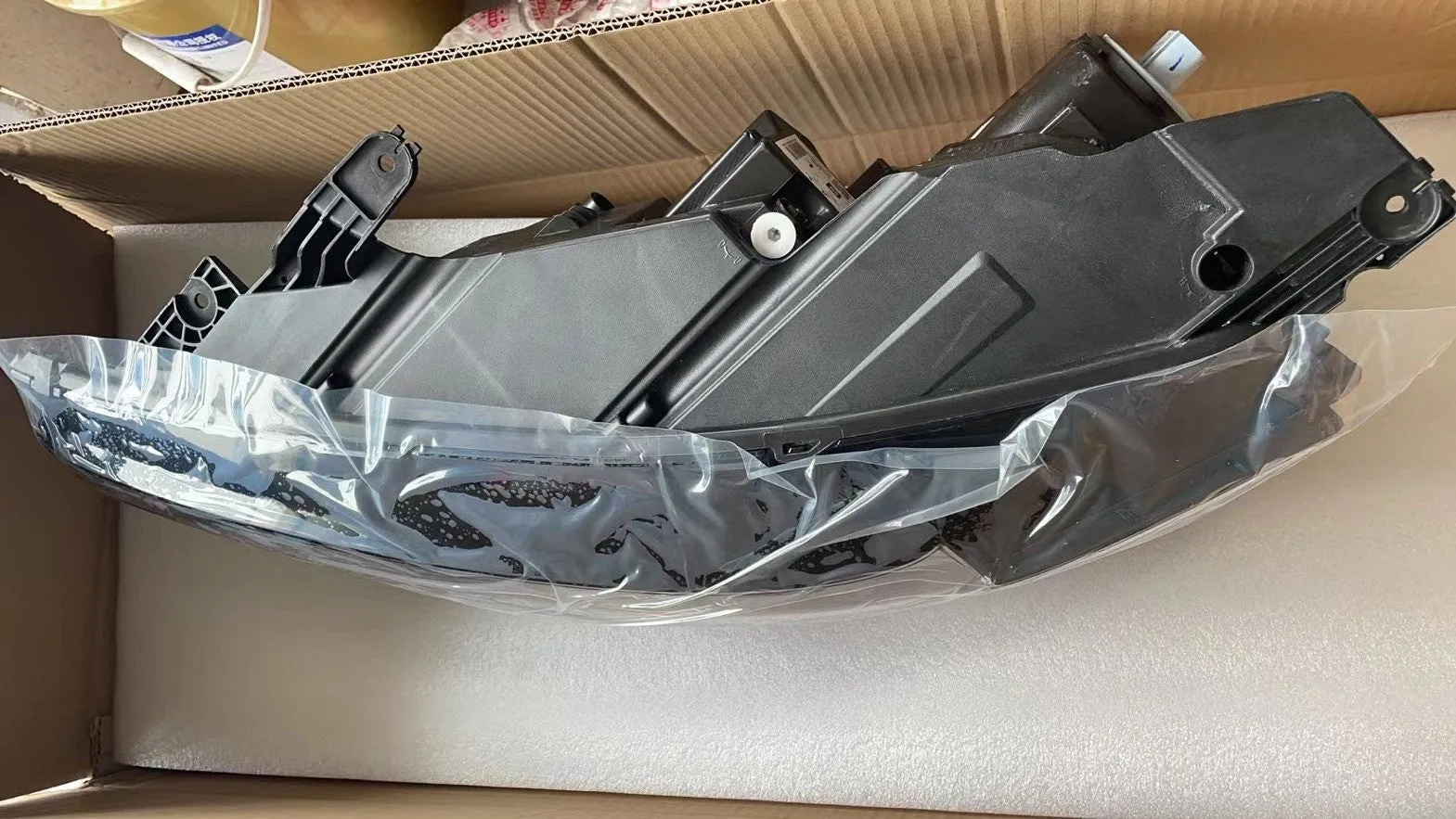 2021-2023 ENVISION HEADLIGHT T95 LEFT OR RIGHT SIDE LED