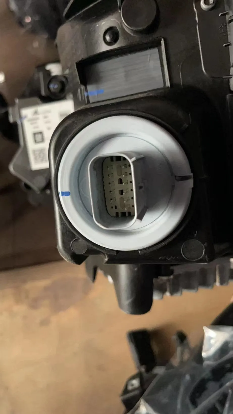 2021-2023 ENVISION HEADLIGHT T95 LEFT OR RIGHT SIDE LED