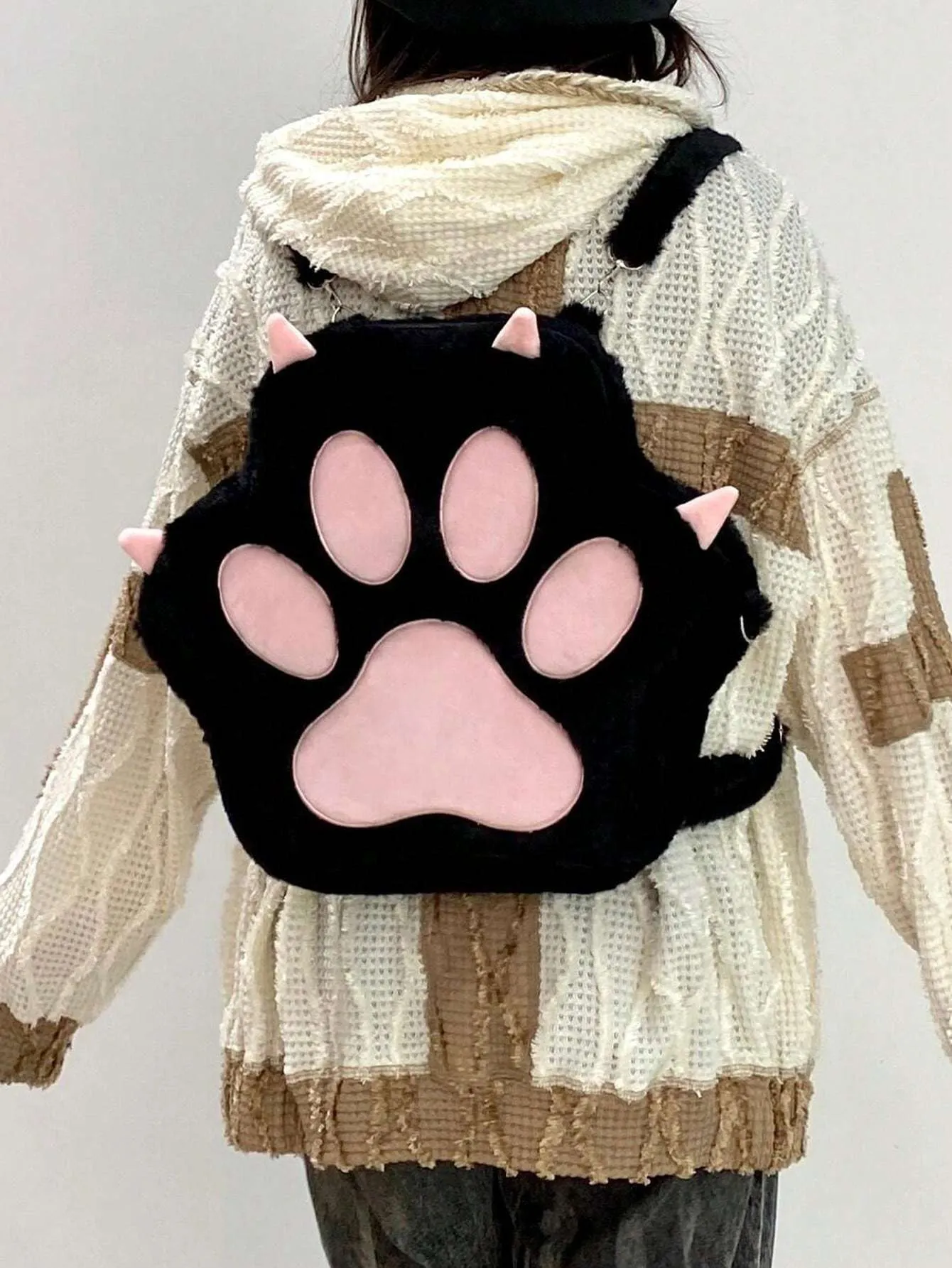 Adorable Cat Paw Plush Backpack: The Perfect Personalized Gift for Trendy Girls!