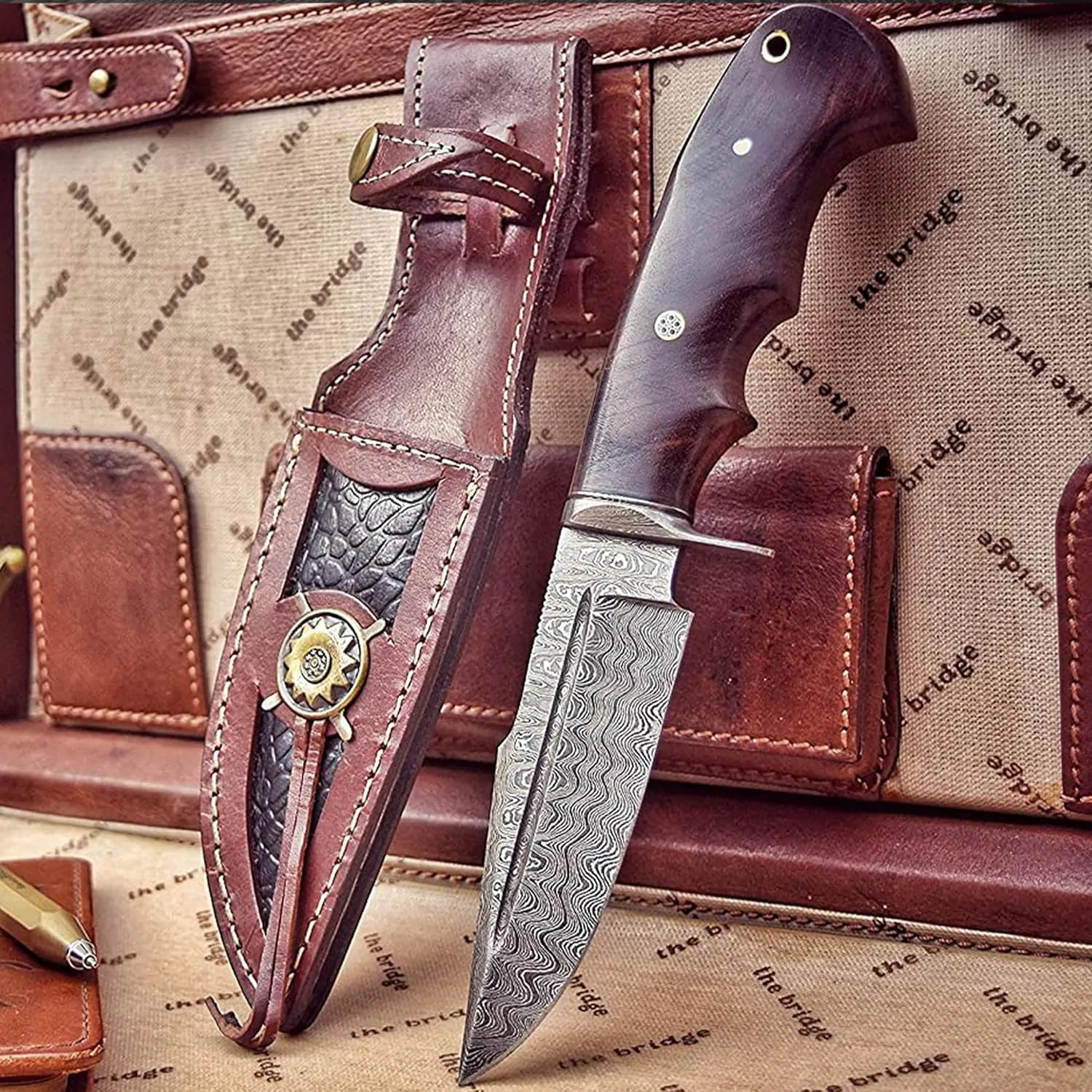 BIGCAT ROAR Handmade Damascus Hunting Knife - Bushcraft Fixed Blade Hunting Knife with Sheath and Walnut Wood Handle - 10″ EDC Skinning Knife - Deer Hunter