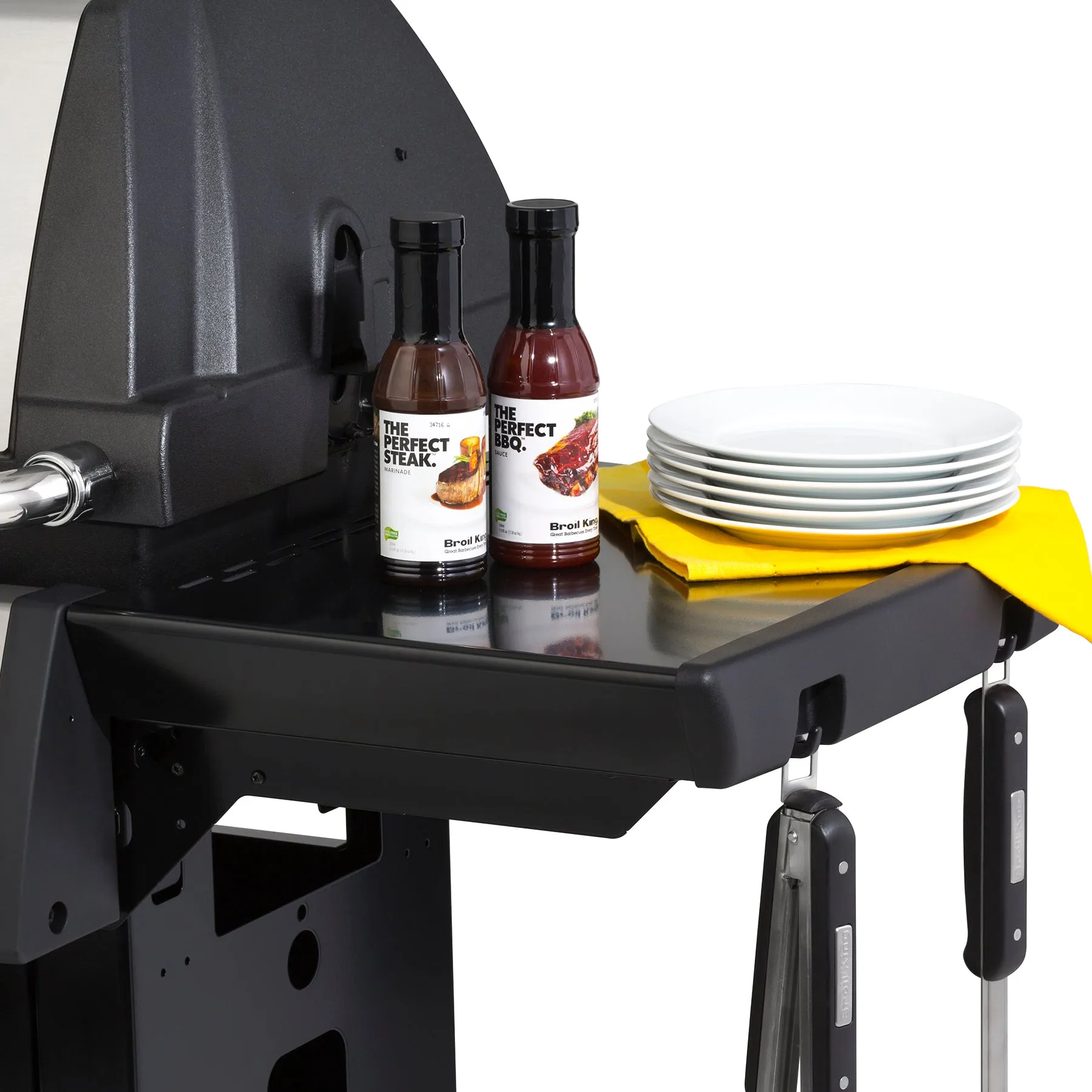 Broil King Monarch™ 340 Propane Gas Grill with Side Burner in Stainless Steel & Black - 834264|Gril à gaz propane MonarchMC 340 en acier inoxydable et noir de Broil King avec brûleur latéral - 834264