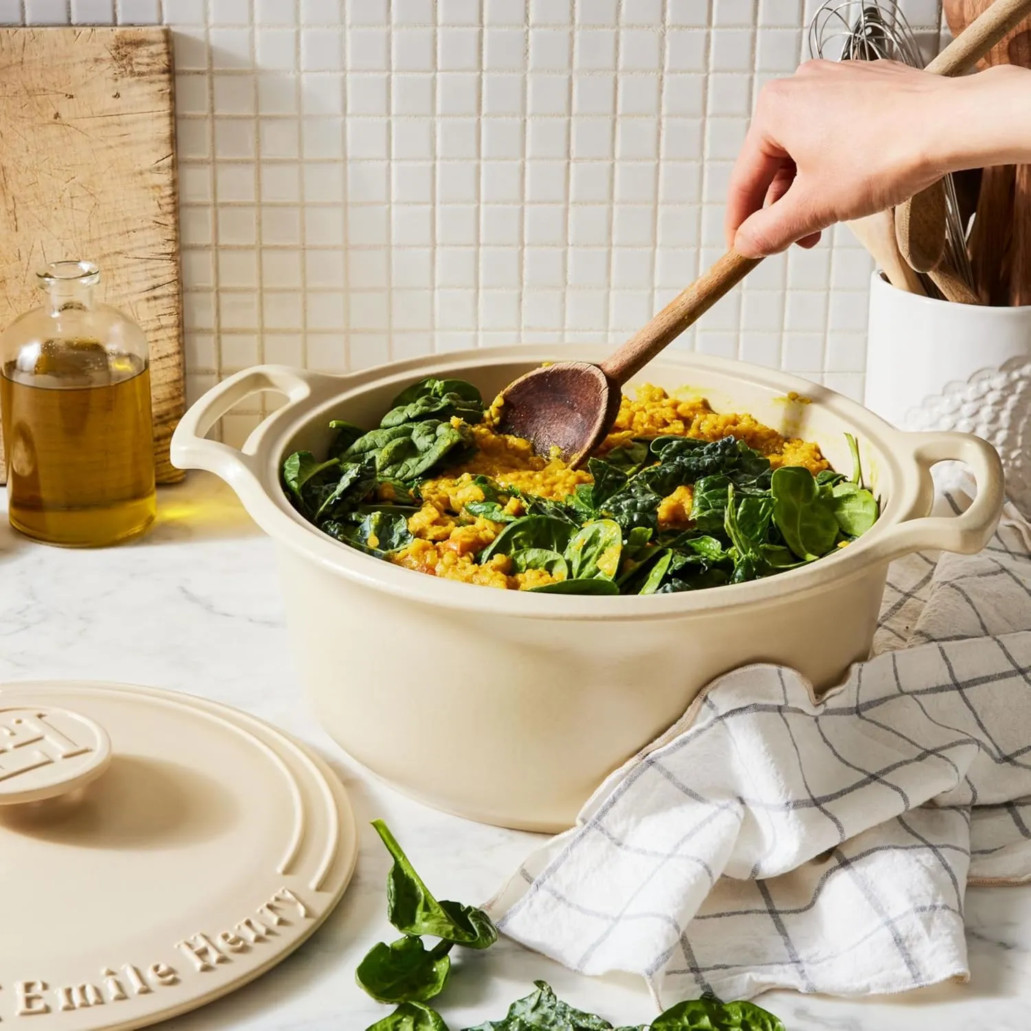 Emile Henry Made in France SUBLIME Ceramic 6 qt. Round Dutch Oven, Crème