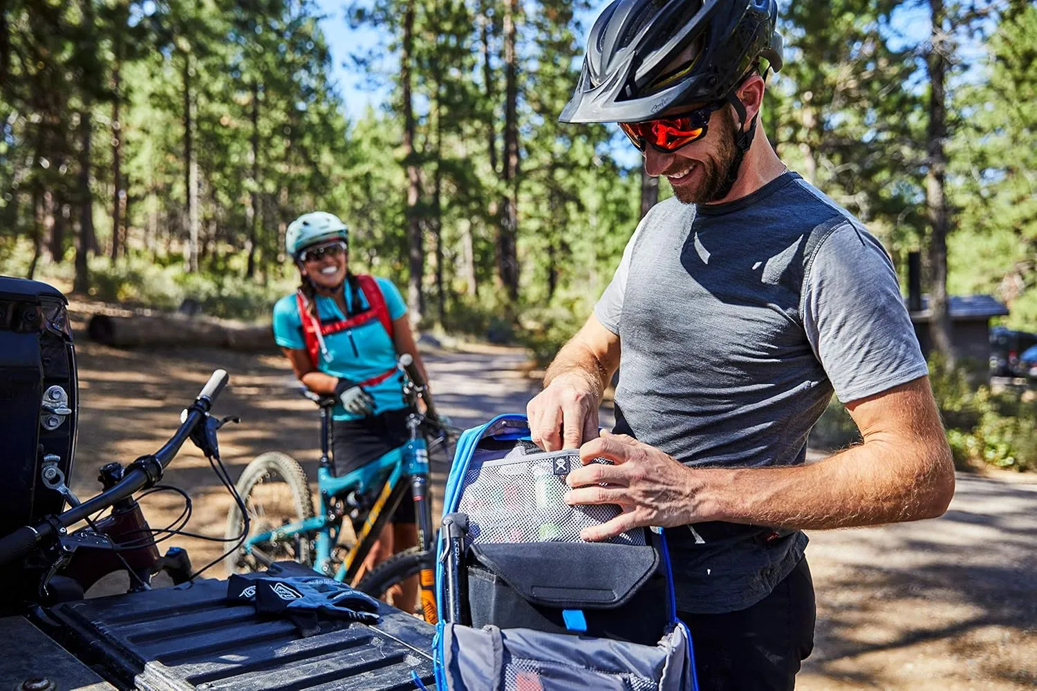 Hydro Flask Down Shift Hydration Pack