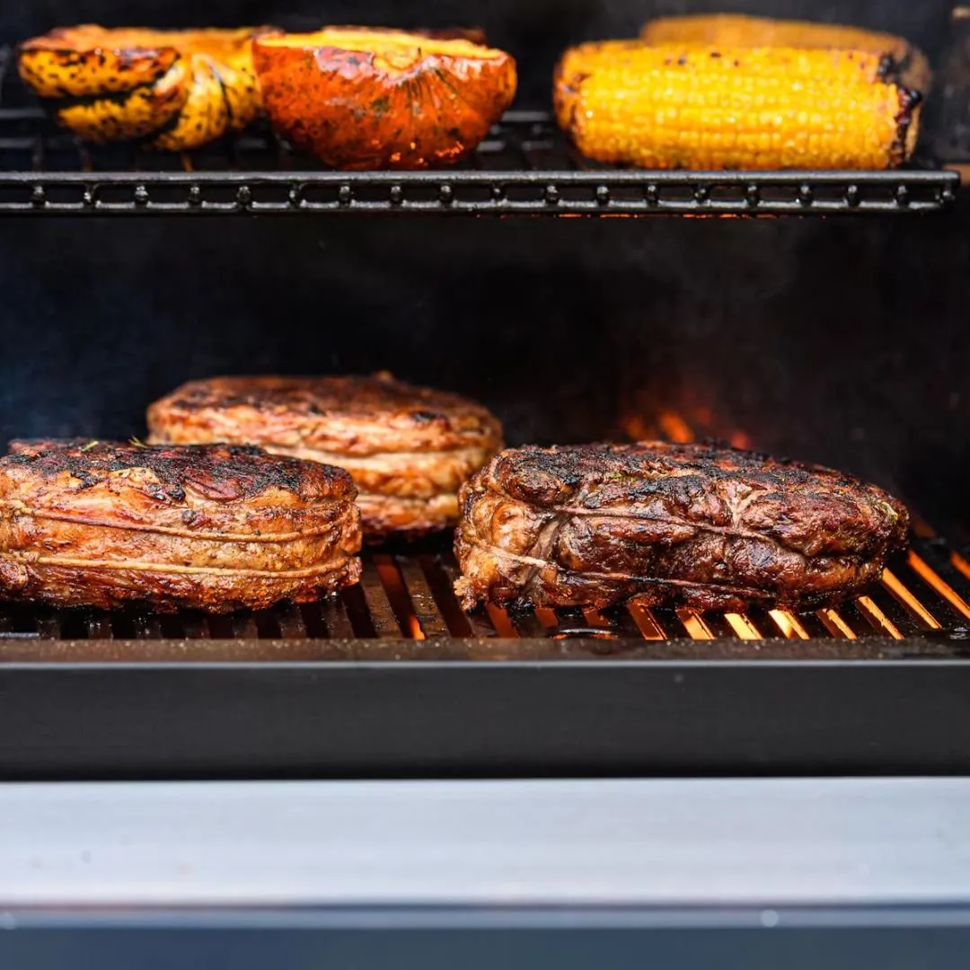 Masterbuilt Gravity Series® 1050 Digital Charcoal Grill   Smoker - MB20041220