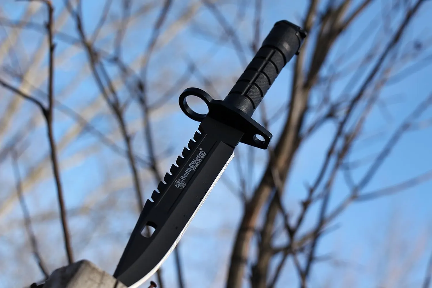 Smith & Wesson SW3B 12.8in S.S. Fixed Blade Knife with 7.8in Bowie Blade with Notched Spine and Nylon Fiber Handle for Outdoor, Tactical, Survival and EDC