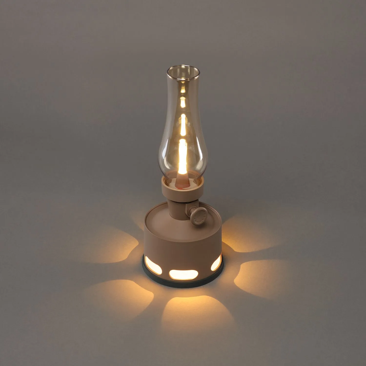 Vintage LED Lantern – Classic Rechargeable Lamp with Touch Flame Control