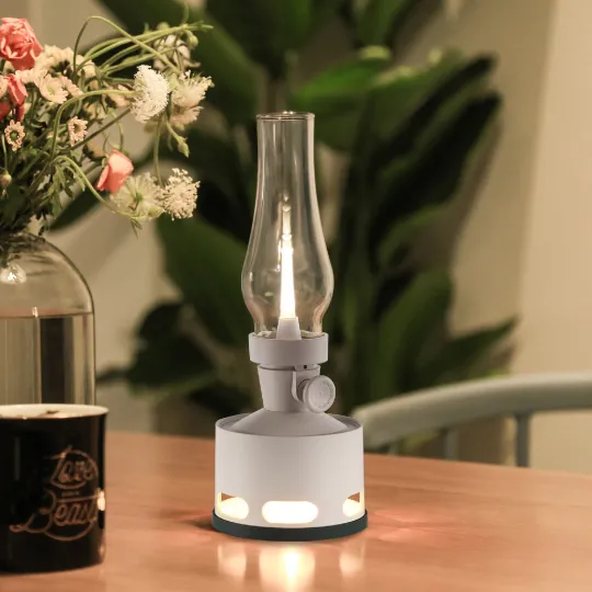 Vintage LED Lantern – Classic Rechargeable Lamp with Touch Flame Control