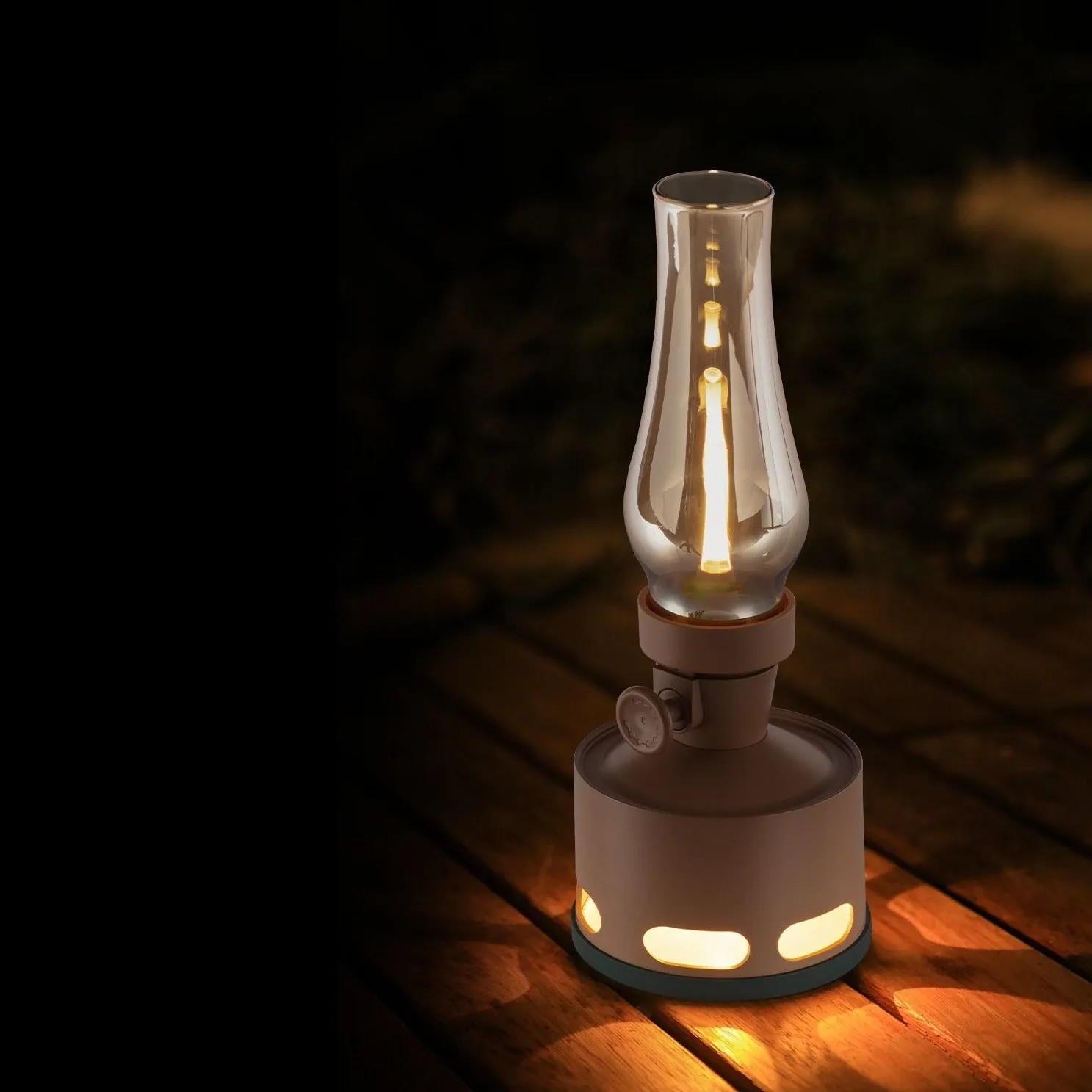 Vintage LED Lantern – Classic Rechargeable Lamp with Touch Flame Control