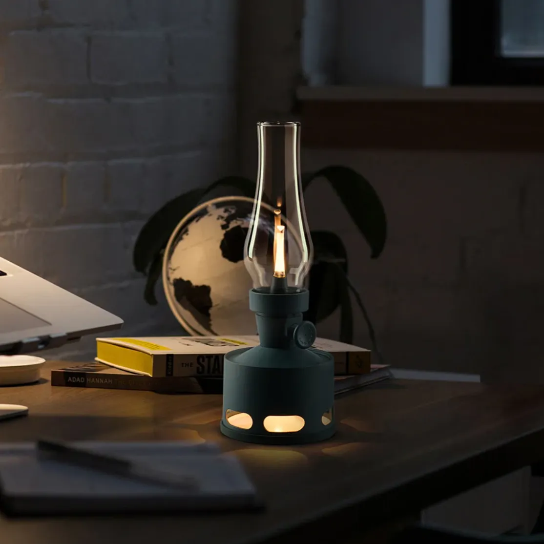 Vintage LED Lantern – Classic Rechargeable Lamp with Touch Flame Control