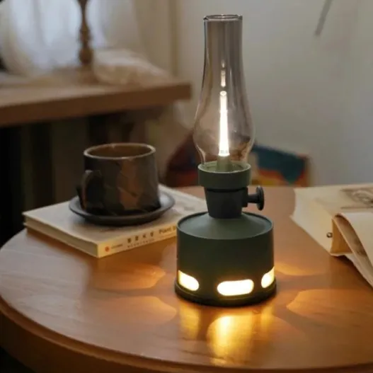 Vintage LED Lantern – Classic Rechargeable Lamp with Touch Flame Control
