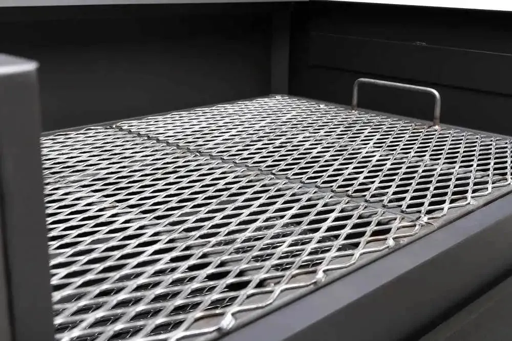 Yoder Smokers Adjustable Charcoal Grill